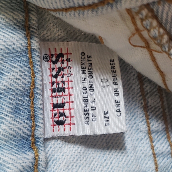 Vintage Girl's Guess Y2K Denim Cuffed Shorts - Picture 7 of 9